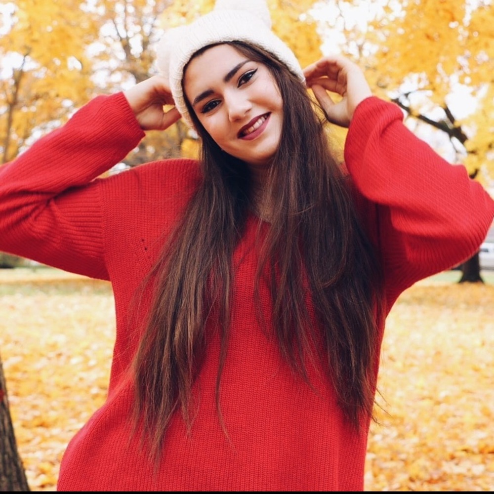 Red Sweater - Picture 7 of 7